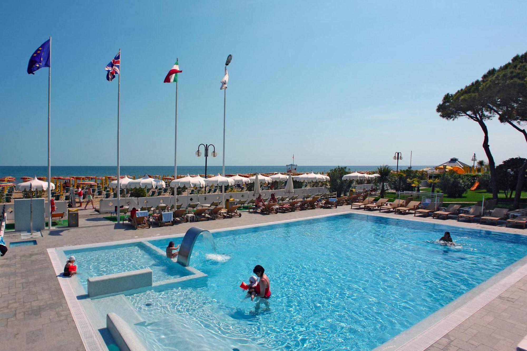 Hotel Cesare Augustus Lido di Jesolo Exterior photo