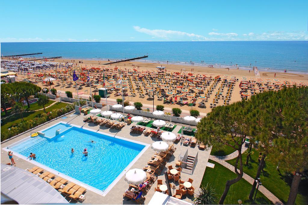Hotel Cesare Augustus Lido di Jesolo Exterior photo